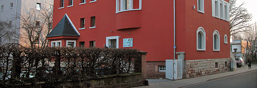 Fassade des Haus des Jugendrechts in Kaiserslautern.